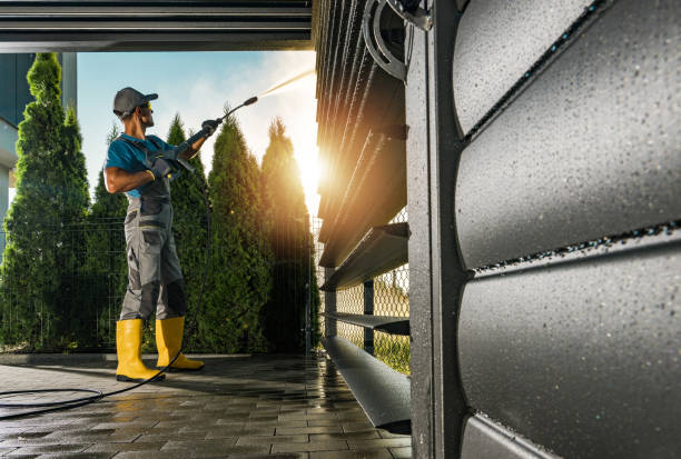Best Pool Deck Cleaning  in Dale, IN